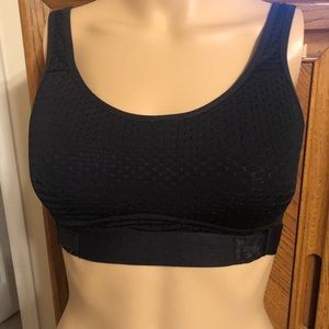 NWOT Layers Adjustable Sports Bra Black Size S